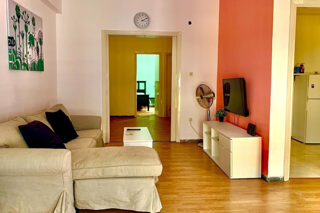 2 Bedroom Apartment 300 Meters Metro Aghios Loanis Athena Bagian luar foto